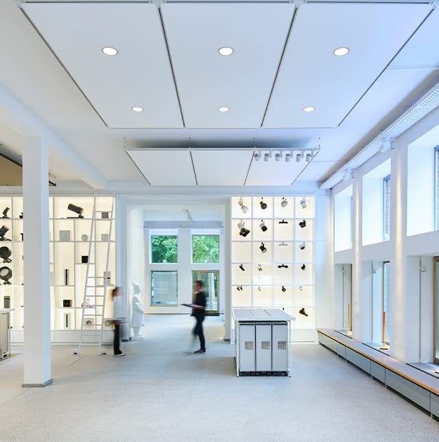 Eine Aufnahme von einem Showroom.