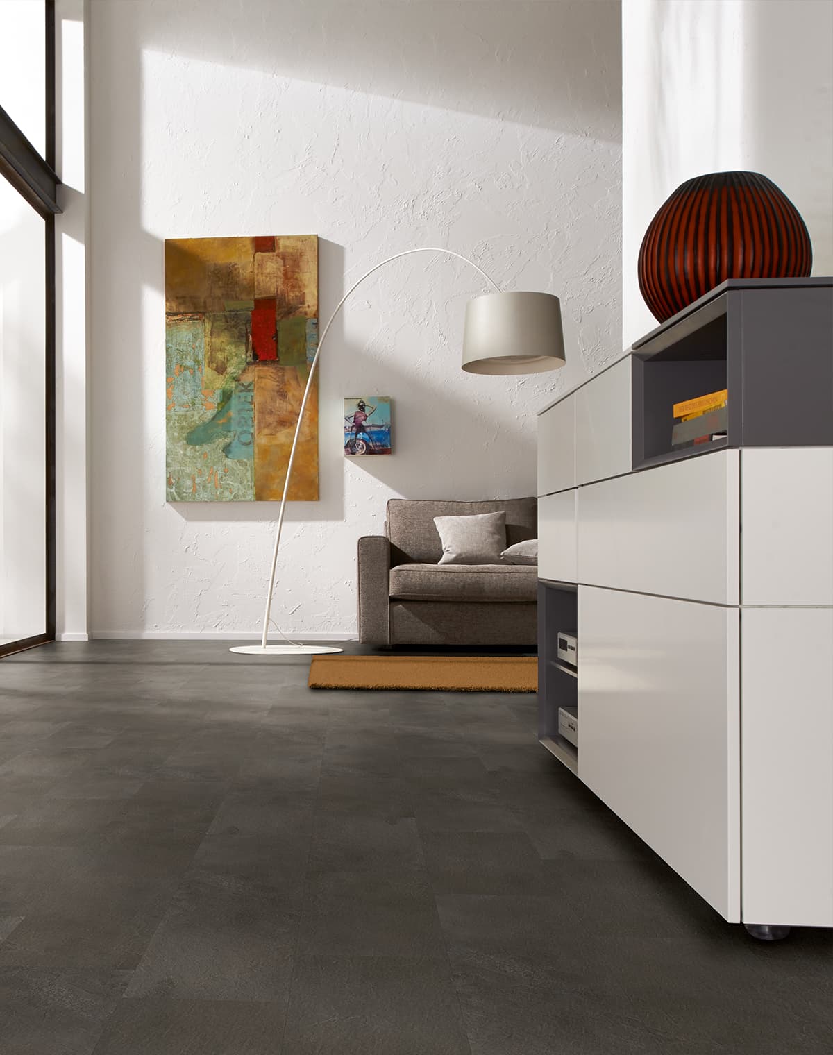 Vinylboden mit Steinoptik im Wohnzimmer