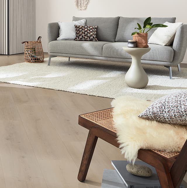 LVT Vinylboden in Holzoptik im Wohnzimmer