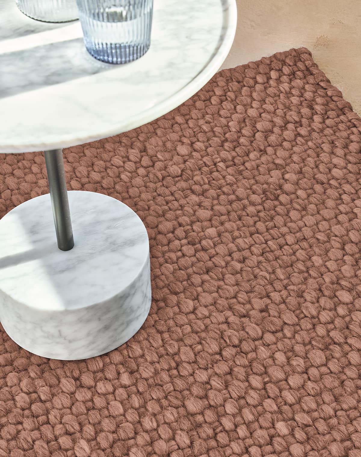 Rosafarbiger Teppich aus Wolle Detailbild