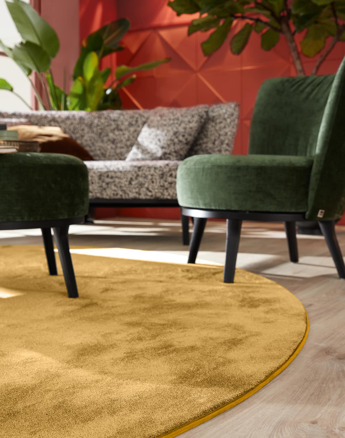 Senffarbener Teppich im Wohnzimmer Detailaufnahme