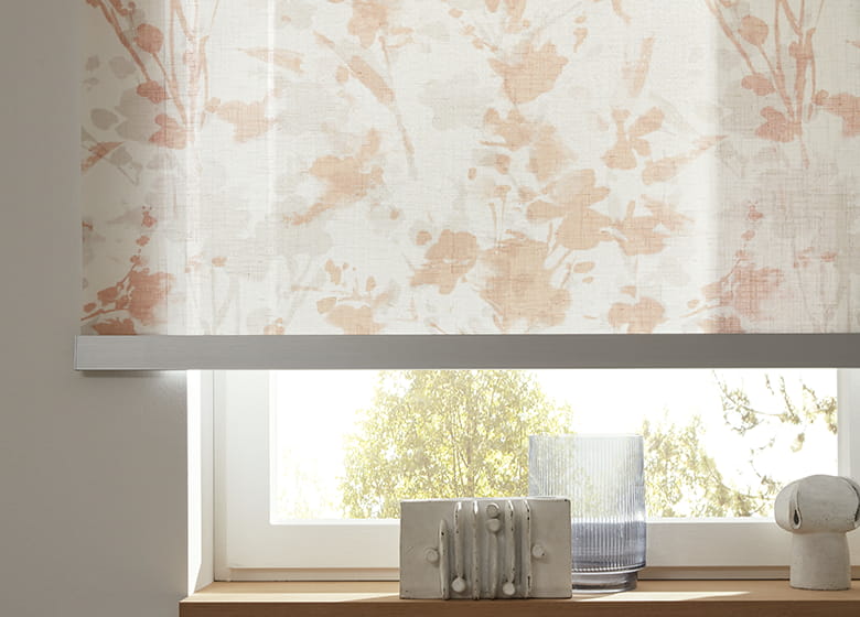 Floral gemustertes Rollo in rot