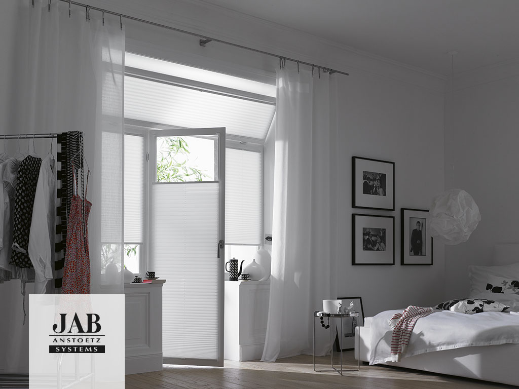 teaser-jab-anstoetz-group-styles-of-living-sunprotection-plissee-blinds-crepe-perlex.jpg